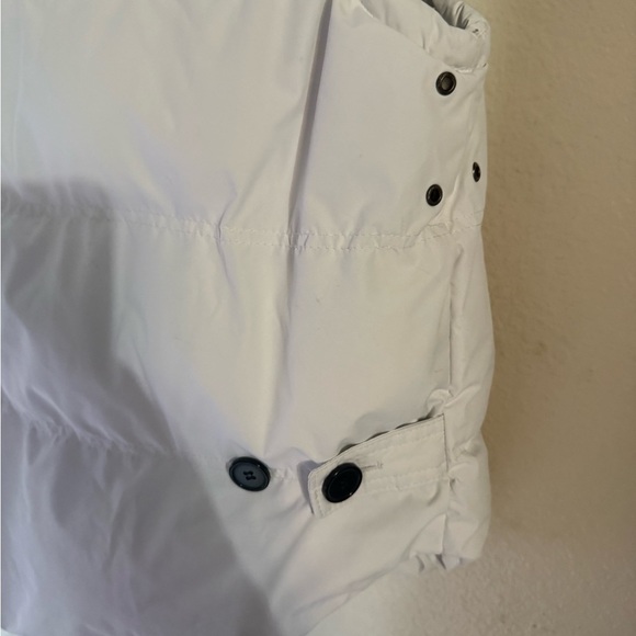 J Whistler  Knuckles White and Black Puffer Vest - Picture 3 of 6